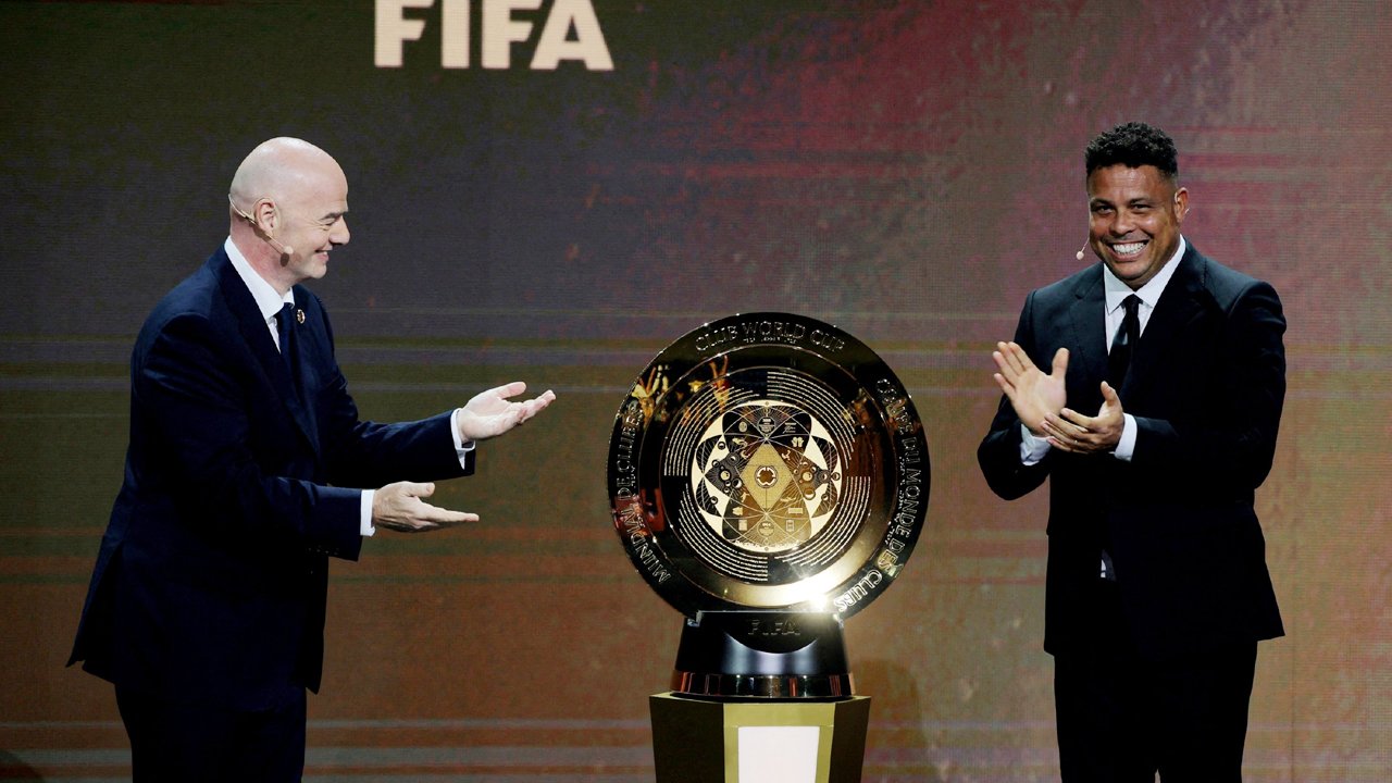 club-wc-infantino-ronaldo-20250307202002