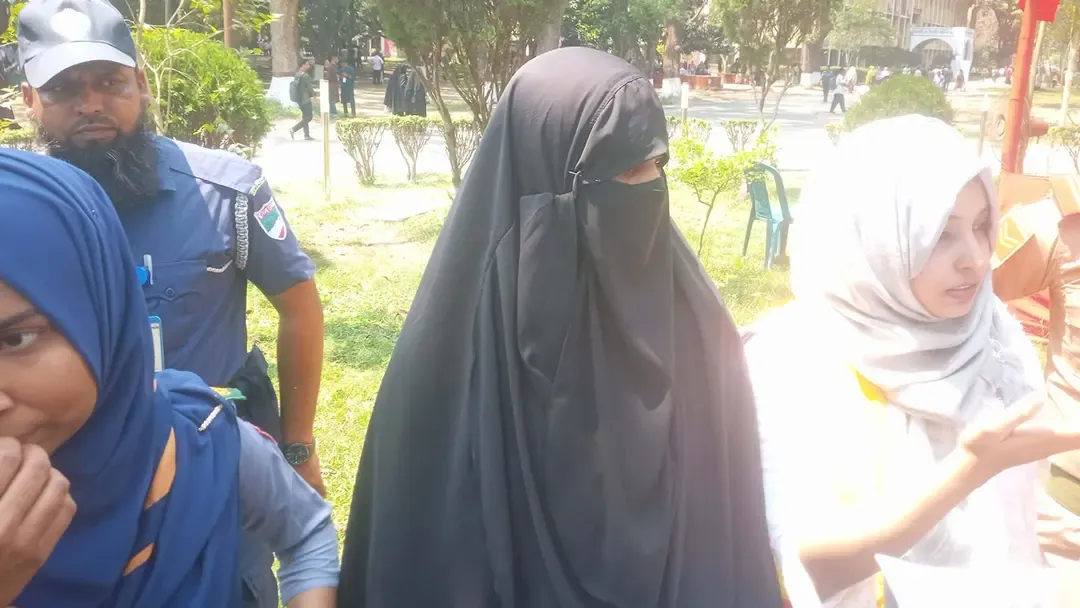 ভুয়া প্রবেশপত্র নিয়ে ইবিতে ভর্তিচ্ছু আটক