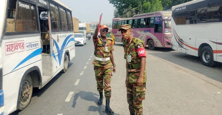 ঈদযাত্রায় ভোগান্তি কমাতে মহাসড়কে সেনাবাহিনী