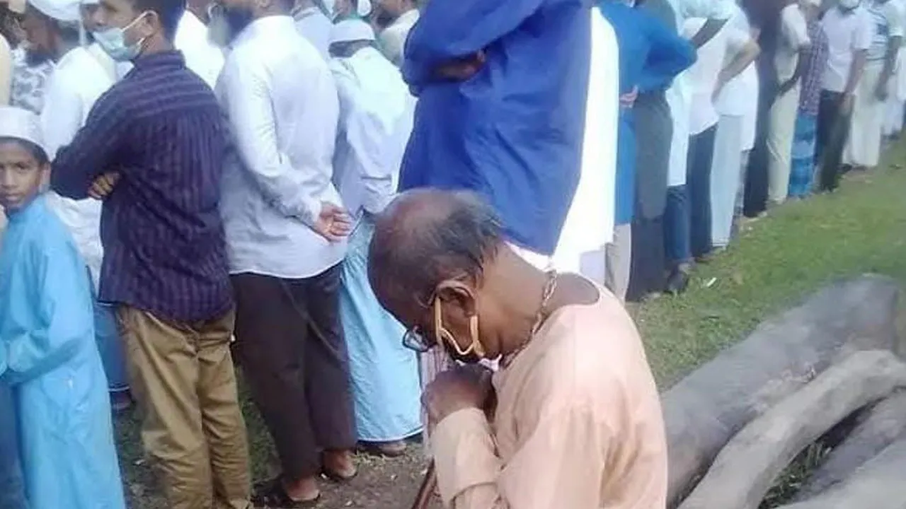 মুসলিম বন্ধুর জানাজায় কাঁদা সেই সুধীর বাবু মারা গেছেন