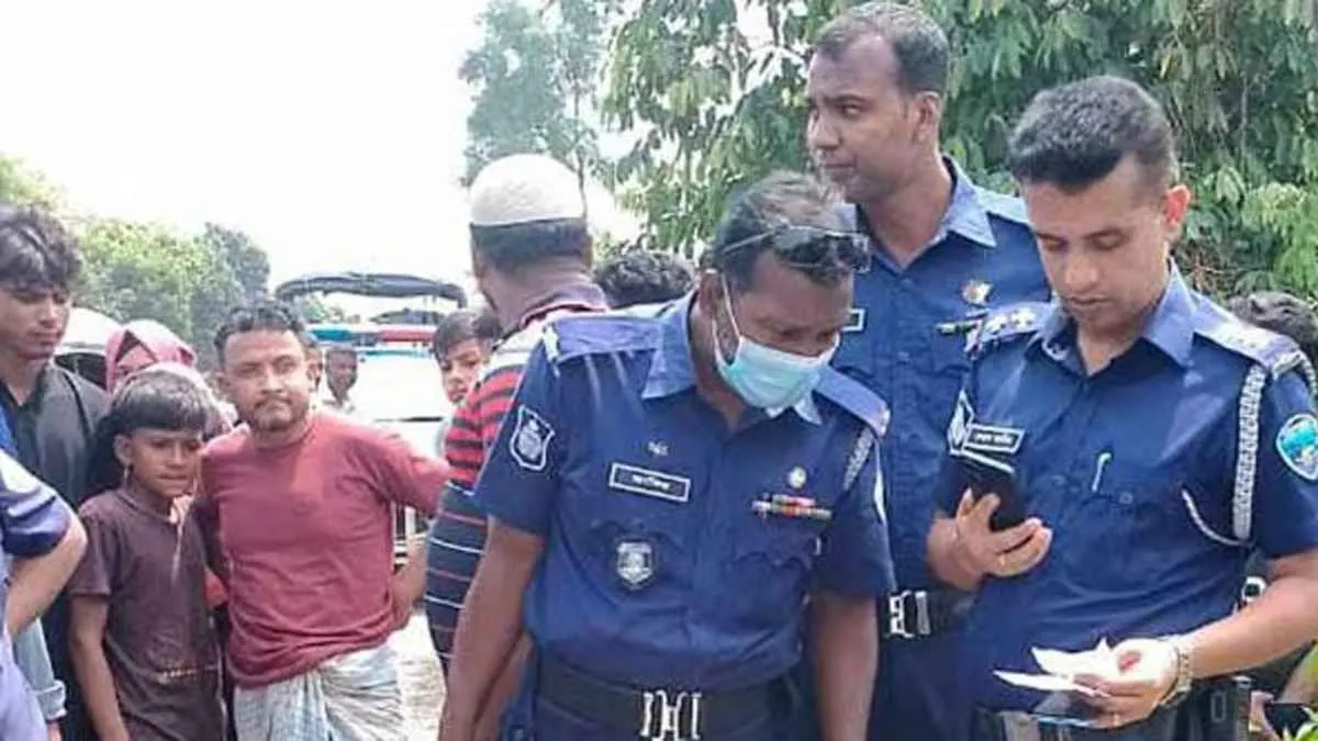মহাসড়কের পাশে কাউন্সিলরের হাত-পা বাঁধা লাশ