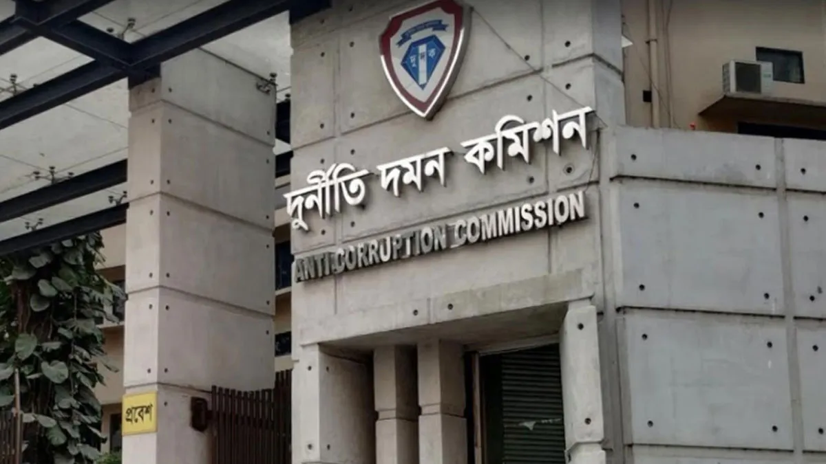 কোটি টাকার সম্পদে স্ত্রীসহ ফাঁসছেন কাস্টমস কর্মকর্তা নজরুল