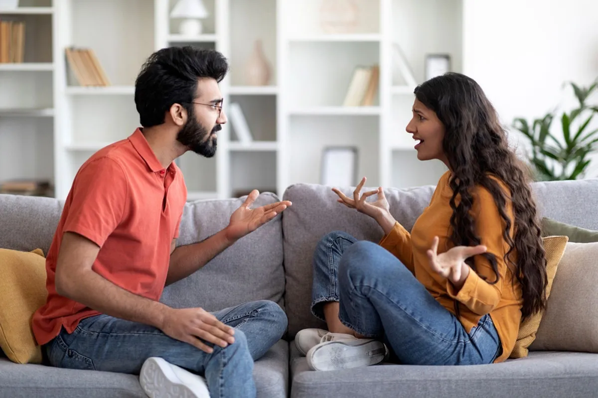 ঝগড়ার পরে সম্পর্ক ঠিক করতে যা করবেন