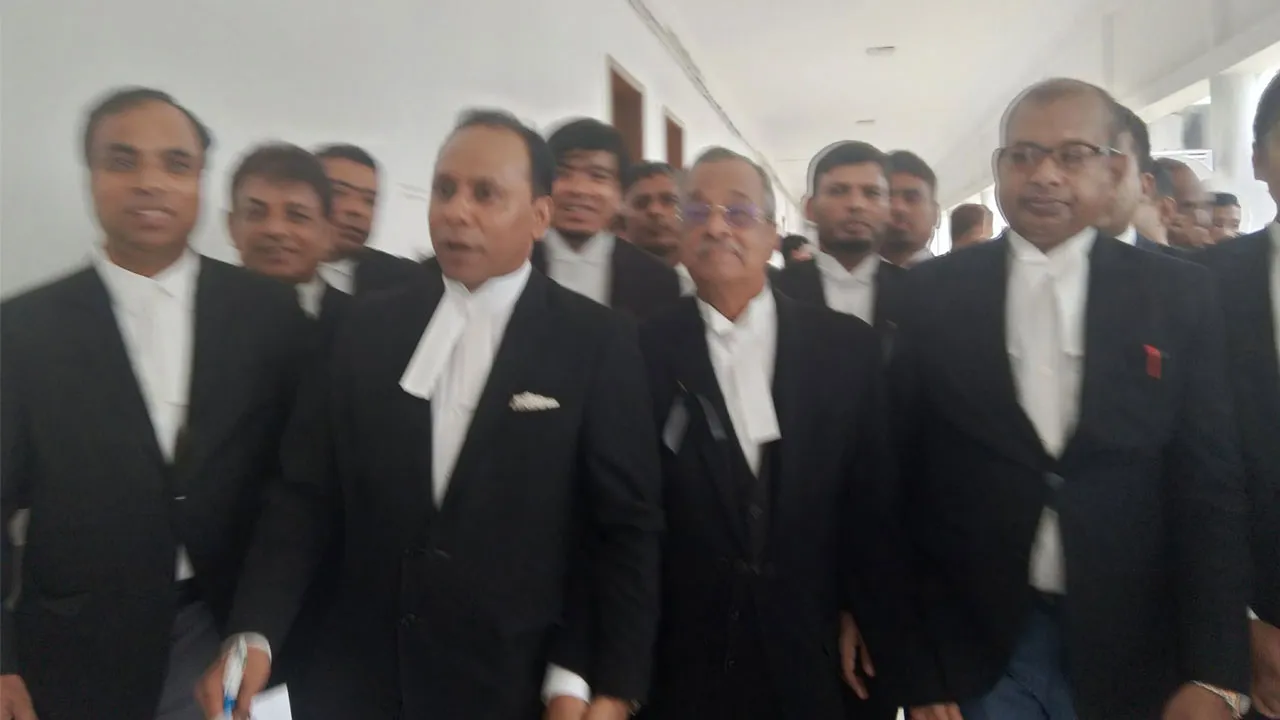 জনবহুল এলাকায় ত্রুটিপূর্ণ বিমান চলাচলে নিষেধাজ্ঞা চেয়ে রিট