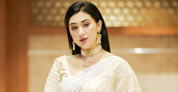 জনপ্রিয় নায়িকা অপু বিশ্বাস এখন ইউটিউবার