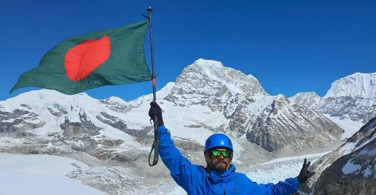 বিশ্বরেকর্ড গড়ে শাকিলের এভারেস্ট জয়