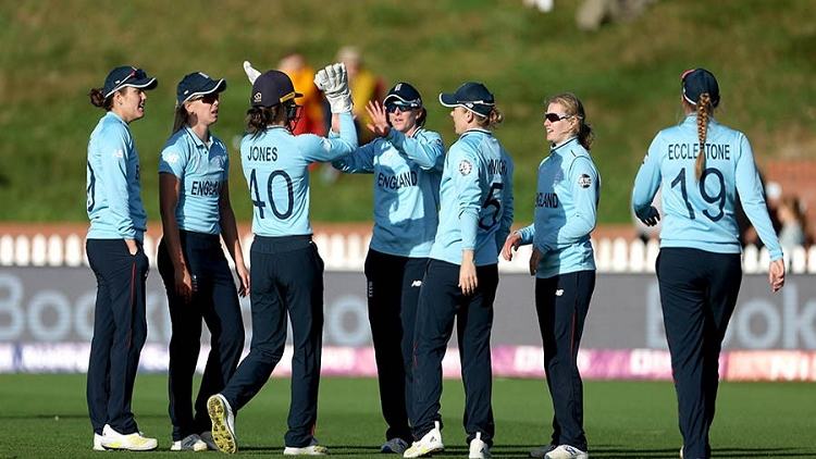 Resurgent England crush Bangladesh to make World Cup semi-finals