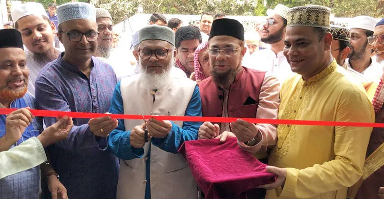 সিন্ডিকেট করে বিমানের টিকিটের দাম বাড়িয়ে বিক্রির সুযোগ নেই : ধর্ম উপদেষ্টা