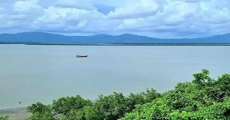 রাখাইনে দফায় দফায় বোমা বিস্ফোরণ