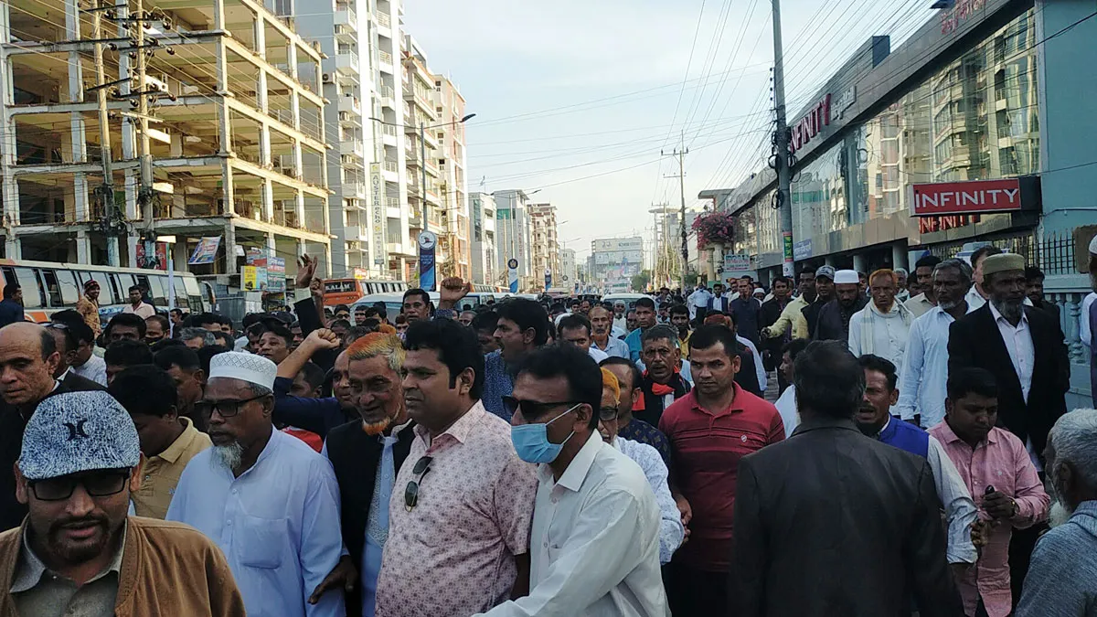 জনসভায় যোগ দিতে ভোর হতেই নেতাকর্মীদের ঢল