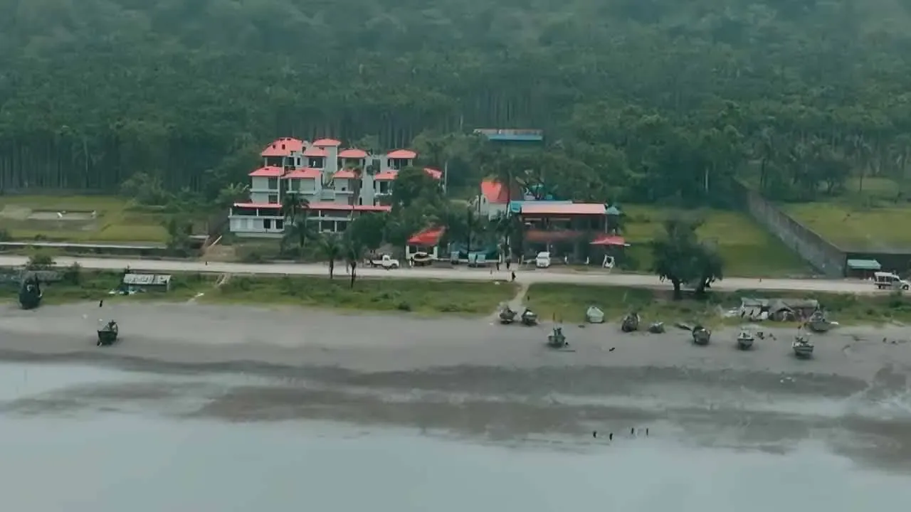 কক্সবাজারে সৈকতের জায়গা দখল করে ‘প্রাইভেট বিচ’