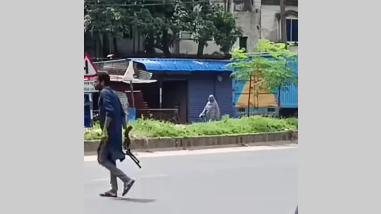 আগ্নেয়াস্ত্র হাতে বিএনপির দুই পক্ষের সংঘর্ষ