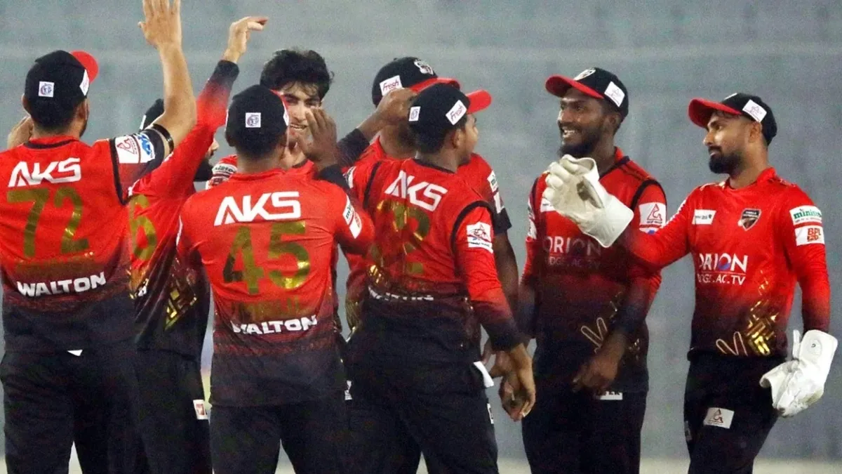 শেষ ওভারের রোমাঞ্চে জয় পেলো কুমিল্লা