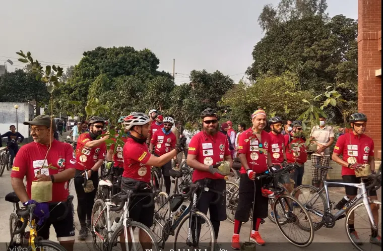 Cycling to raise climate change awareness