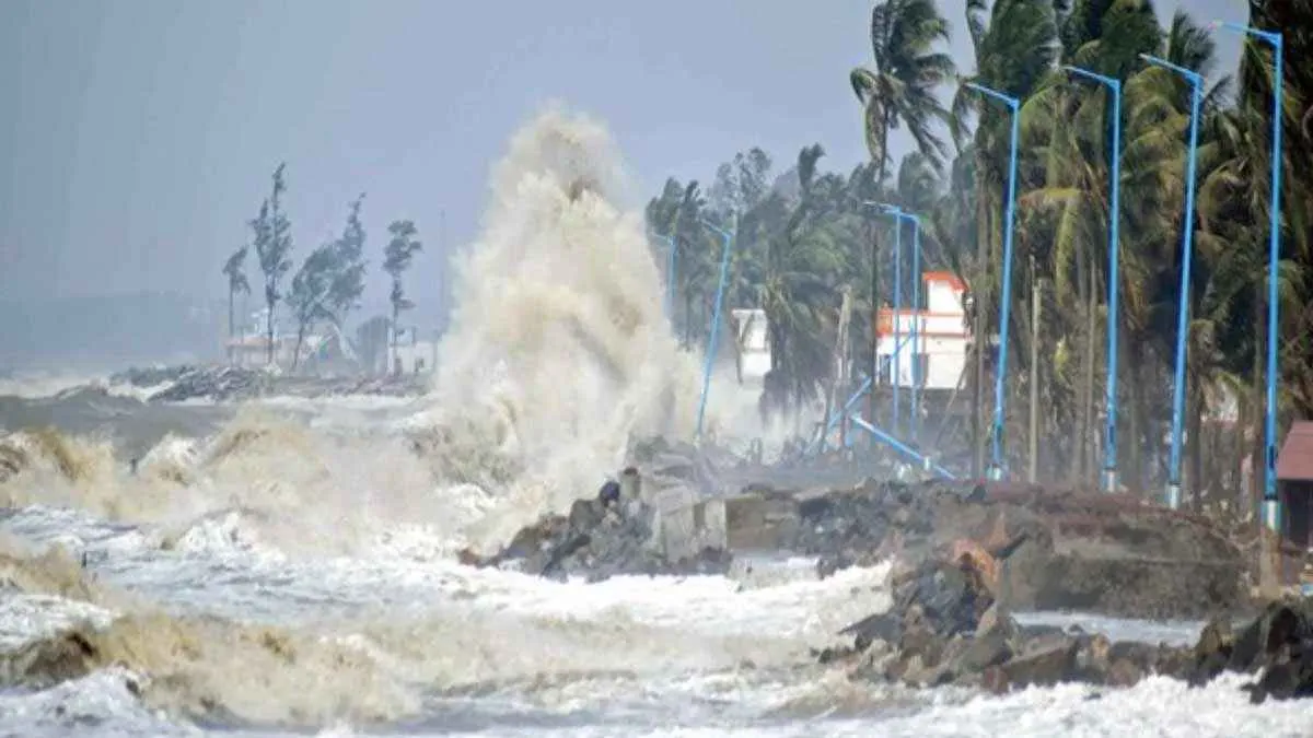 ধেয়ে আসছে রেমাল, তাণ্ডব চালাবে ১২০ কিমি বেগে