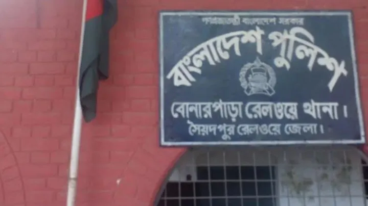 ট্রেনের বগি থেকে লাশ উদ্ধার