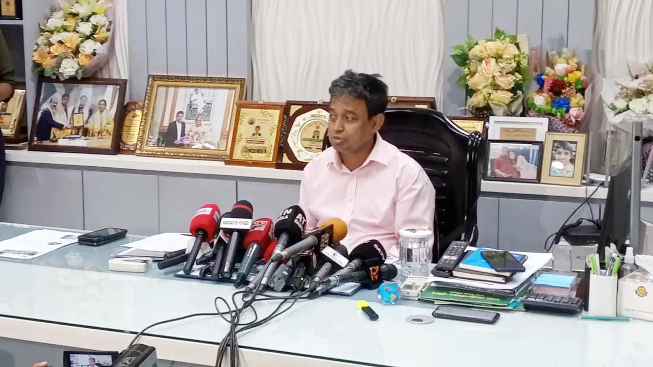 পরীক্ষার আগেই হবু শিক্ষকদের হাতে পৌঁছে যায় উত্তরপত্র : ডিবি