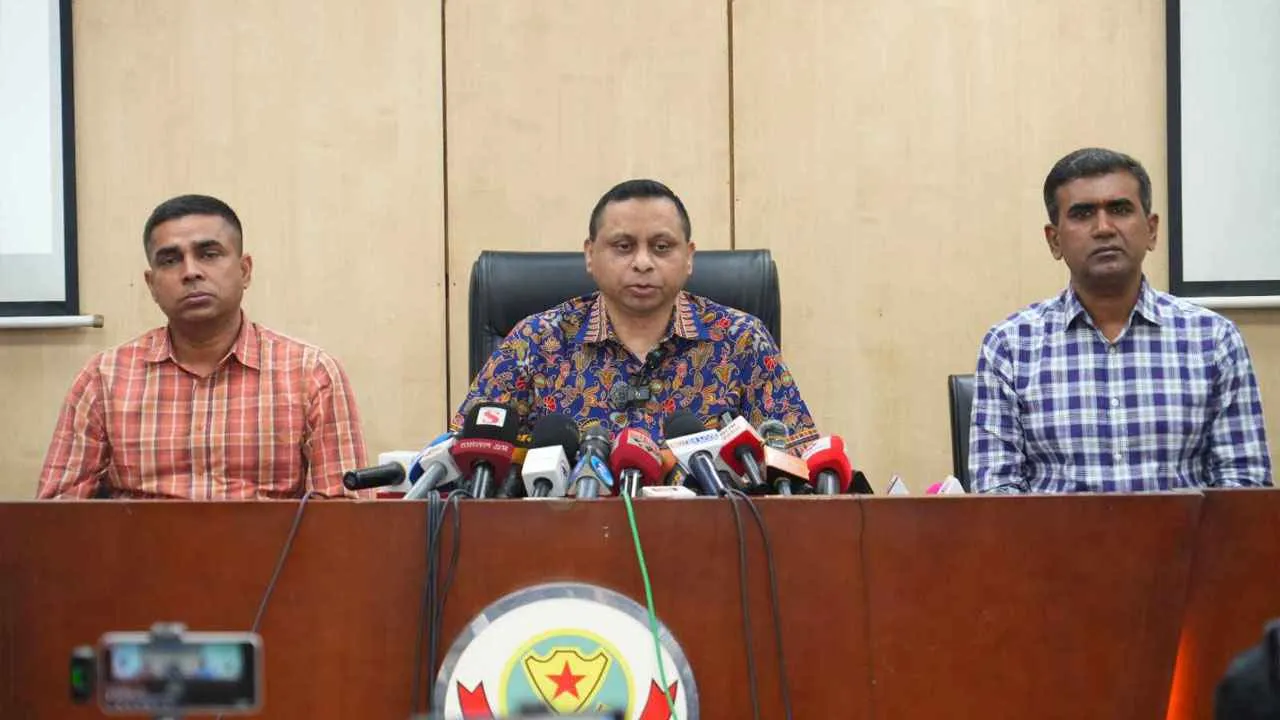 সন্ত্রাসীদের ধরতে এবার ‘অলআউট অ্যাকশনে’ ডিবি