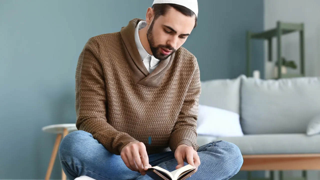 কোরআন তিলাওয়াতের সময় অনুসরণীয় ৮ বিষয়