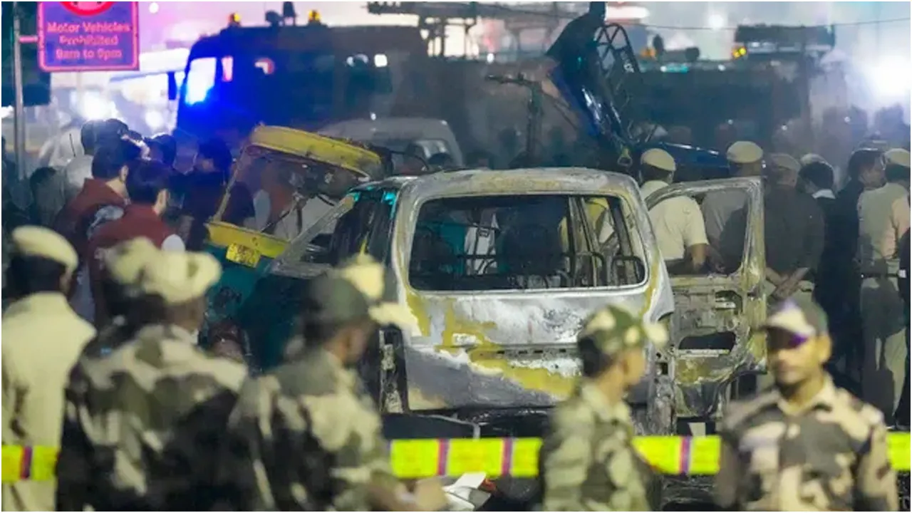 দিল্লিতে ভয়াবহ বিস্ফোরণ, নিহতের সংখ্যা বেড়ে ১৩