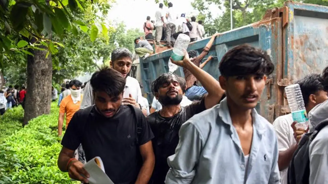 delhi-protesters-20260722203827