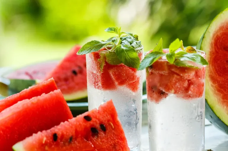 detox-water-with-watermelon-and-mint