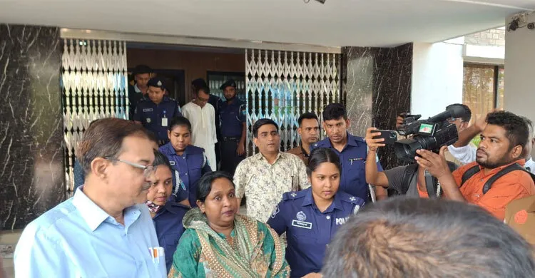 কারাগারে আইভী