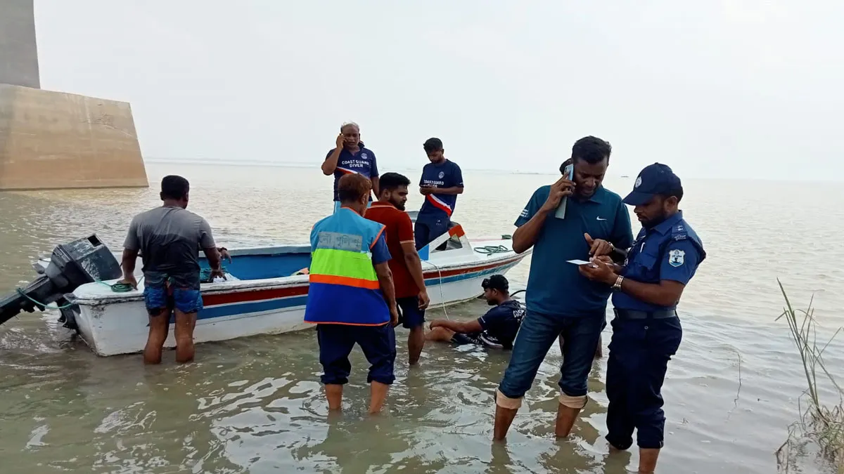 পদ্মায় নিখোঁজ কলেজছাত্রের লাশ উদ্ধার, খোঁজ মেলেনি রিফাতের