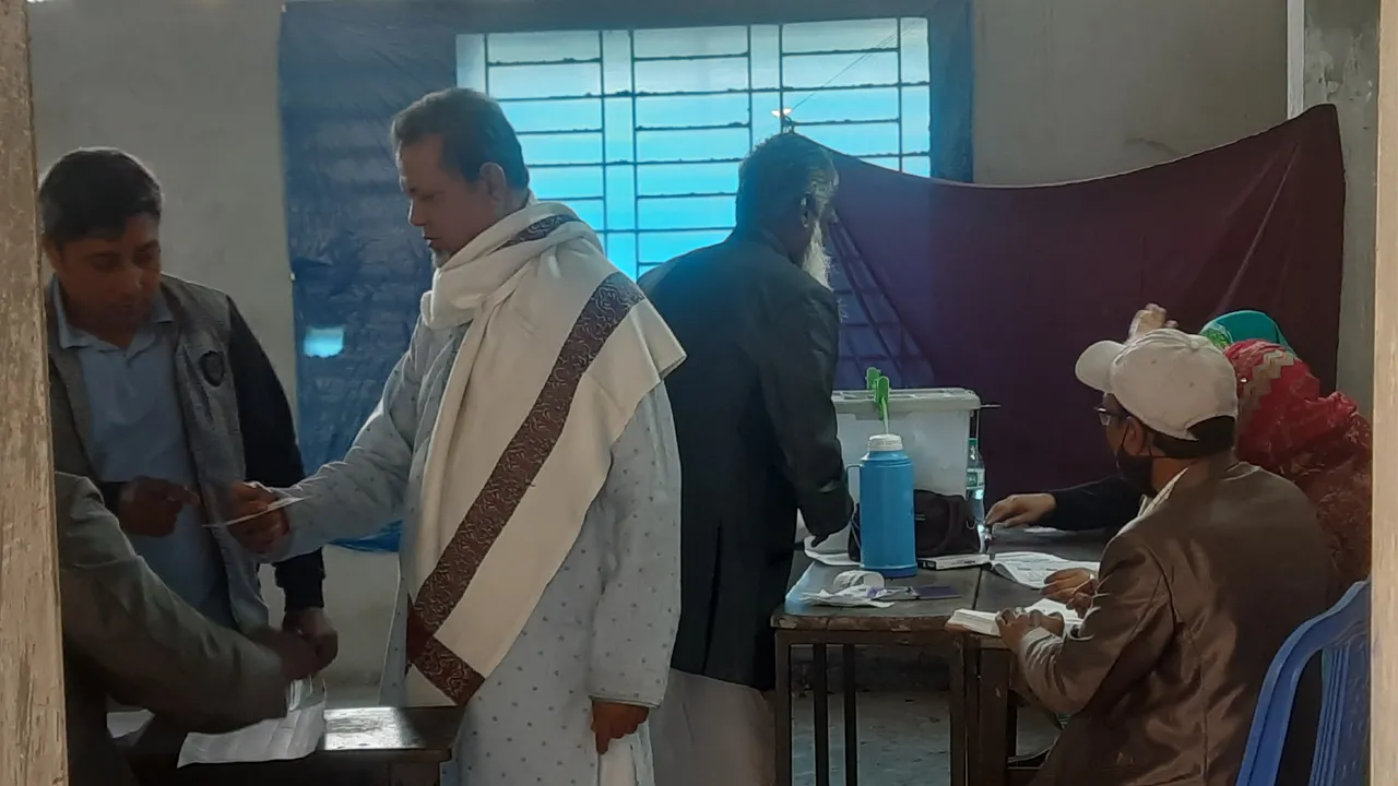 ঢাকা-৪ আসন : আড়াই ঘণ্টায় ৪ কেন্দ্রে যত ভোট পড়ল