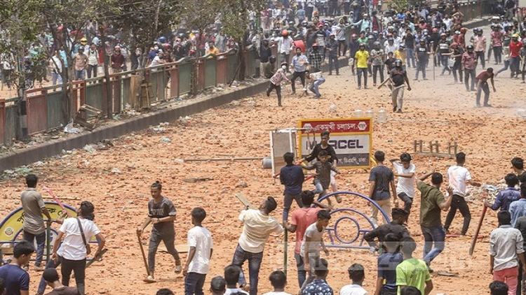 New Market clashes: 5 Dhaka College students on 3-day remand