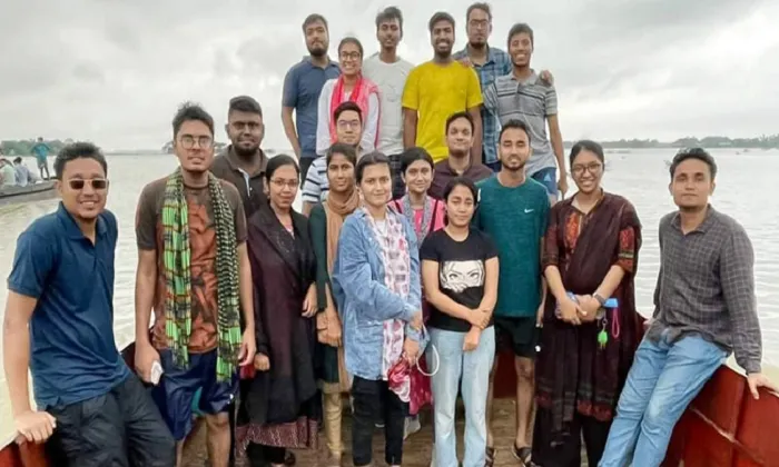 সুনামগঞ্জে বন্যায় আটকা পড়েছে ঢাবির ২১ শিক্ষার্থী