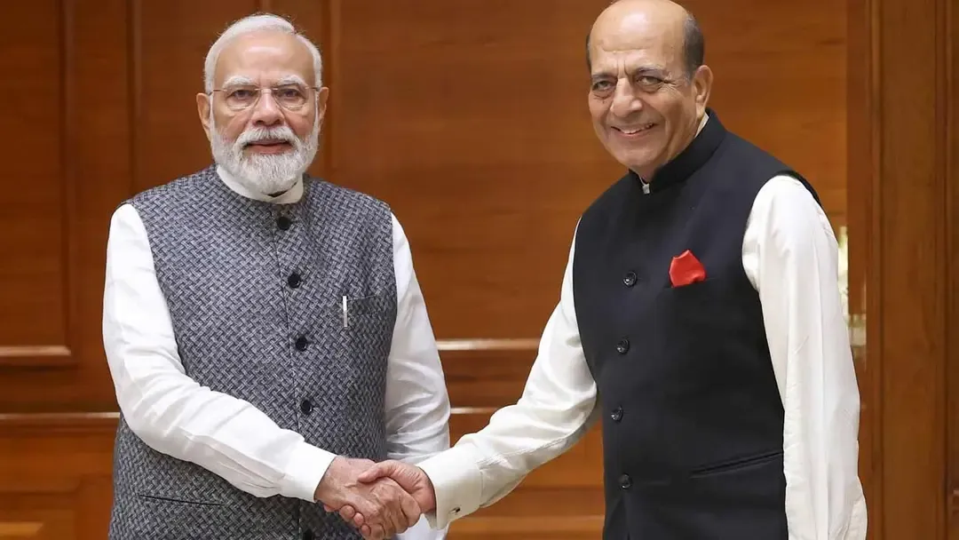 প্রধানমন্ত্রীর  সঙ্গে বৈঠকের পর মোদির সঙ্গে দীনেশ ত্রিবেদীর সাক্ষাৎ