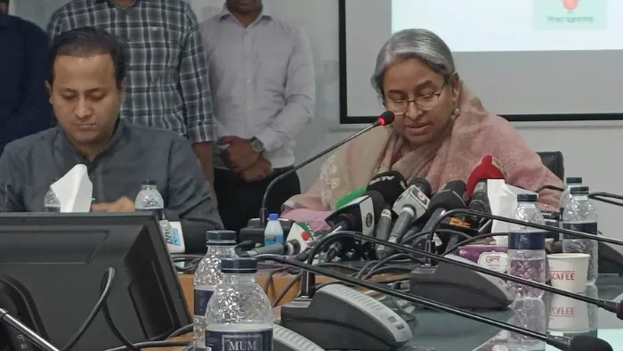 পরীক্ষা নকলমুক্ত করতে আগামী এক মাস কোচিং বন্ধ : শিক্ষামন্ত্রী