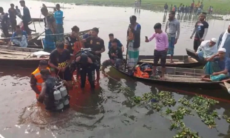 ডাকাতিয়ায় ট্রলার-বাল্কহেড সংঘর্ষ, নিহত ৫