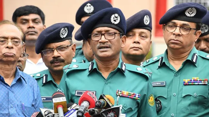 জঙ্গি হামলার আশঙ্কা উড়িয়ে দেওয়া যায় না : ডিএমপি কমিশনার