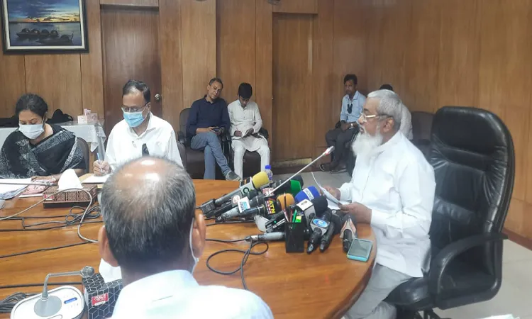 সরকারি ওষুধ চুরি করে বিক্রি করলে ১০ বছরের জেল