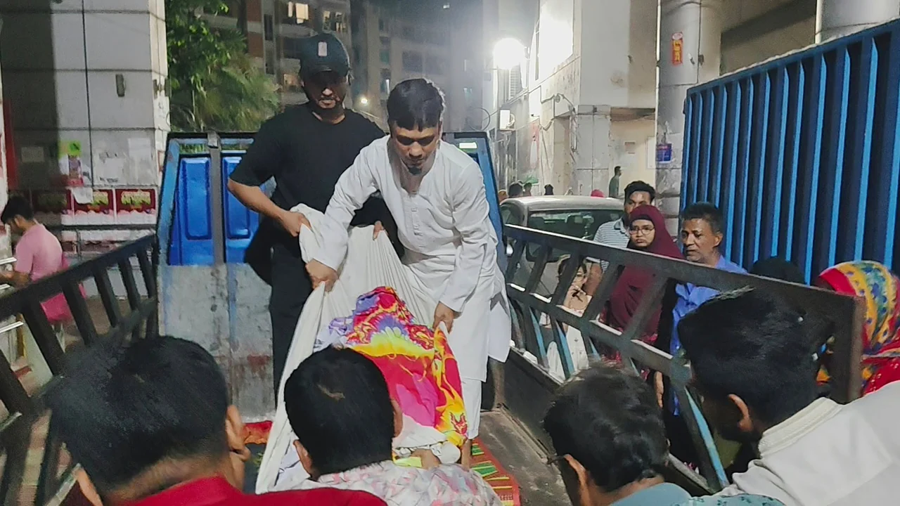 মরদেহ ও রোগী নিতে পারছেন না স্বজনরা