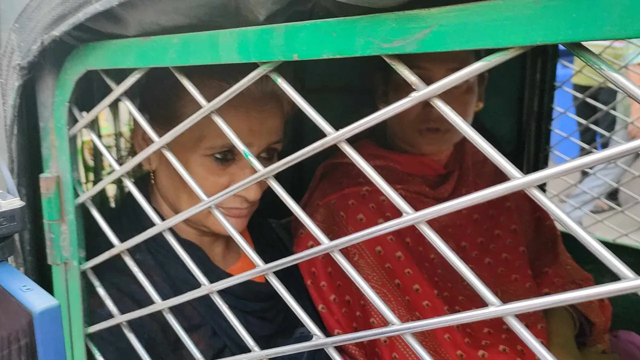 দীর্ঘ অপেক্ষায়ও মিলছে না চিকিৎসা, ফিরে যাচ্ছেন রোগীরা