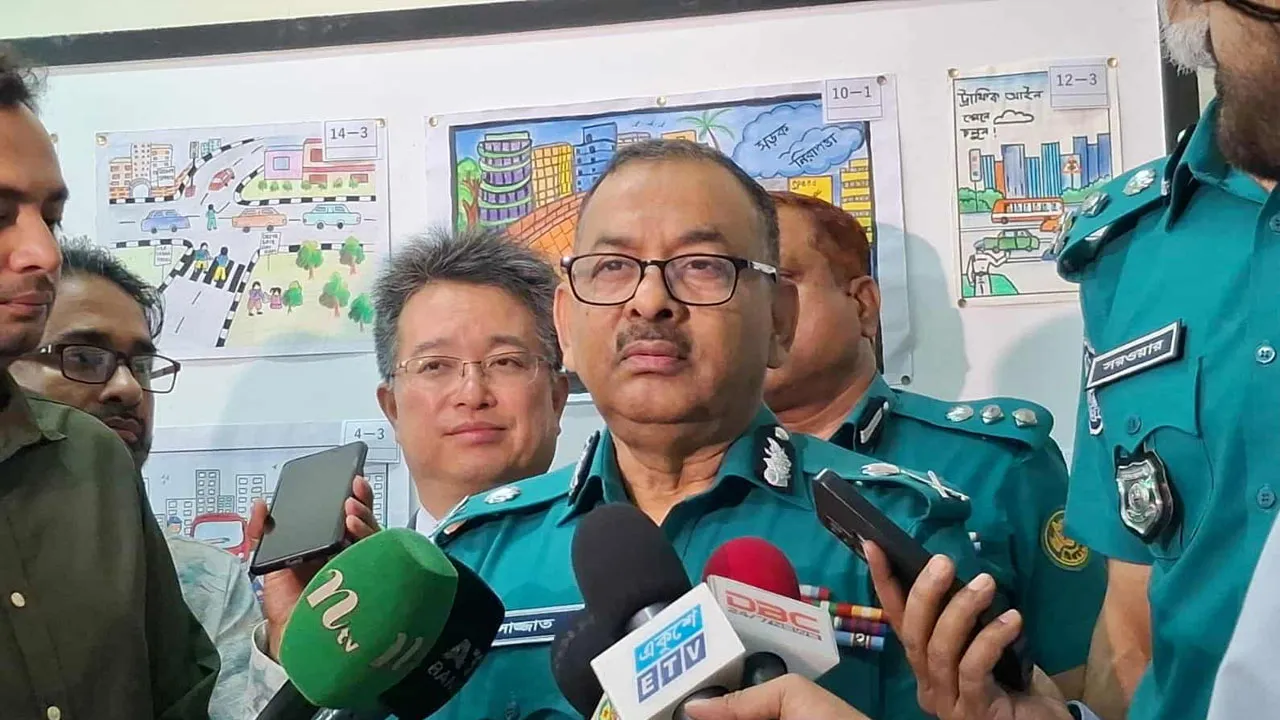 মব জাস্টিস প্রশ্রয় দেওয়া হবে না : ডিএমপি কমিশনার