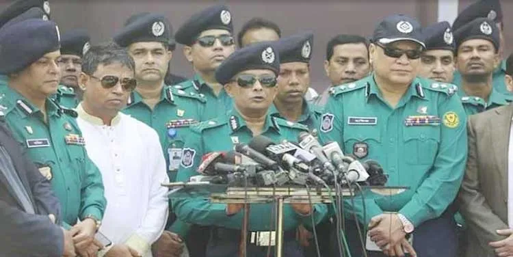 ঈদকে ঘিরে জঙ্গি হামলার ব্যাপারে সুনির্দিষ্ট তথ্য নেই : ডিএমপি কমিশনার