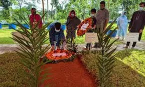 শ্রীমঙ্গলে স্ত্রীর পাশেই চিরনিদ্রায় শায়িত আলম খান