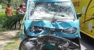 পিকআপ-ভ্যানের সংঘর্ষে নিহত বেড়ে ৪