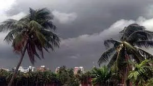 সন্ধ্যার মধ্যে ২০ জেলায় বজ্রসহ বৃষ্টির পূর্বাভাস