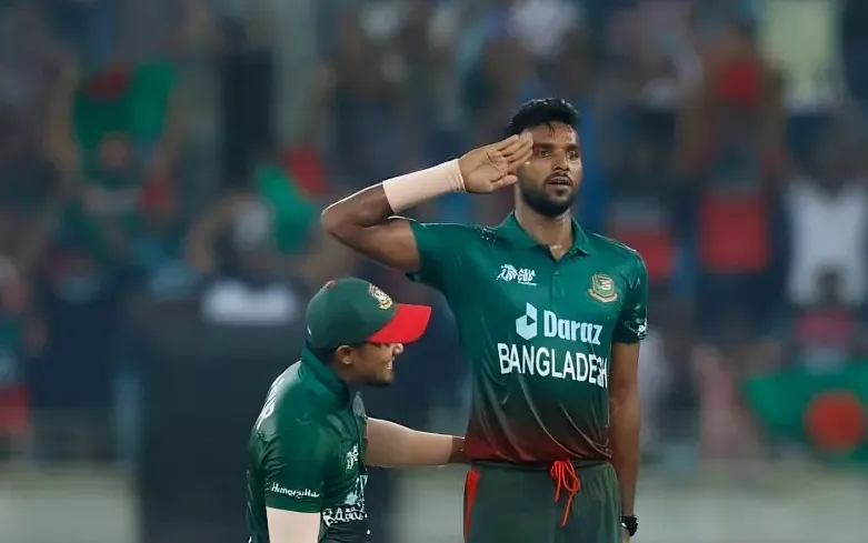 এবাদতের জোড়া আঘাত, ৬ উইকেট হারাল আয়ারল্যান্ড