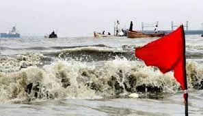 সমুদ্র বন্দরগুলোতে ৩ নম্বর সতর্ক সংকেত
