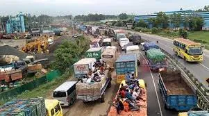 ঢাকা-টাঙ্গাইল মহাসড়কে ১৮ কিলোমিটার যানজট