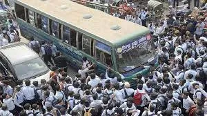 বাসে শিক্ষার্থীদের অর্ধেক ভাড়া কার্যকর