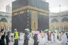 পবিত্র কাবায় মুষলধারে ঝরল প্রশান্তির বৃষ্টি