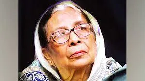 শহীদ মিনারে মুশতারী শফীকে ফুলেল শ্রদ্ধা