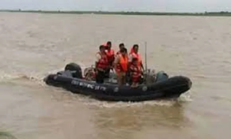 সুরমা নদীতে নৌকাডুবিতে নিখোঁজ ৩